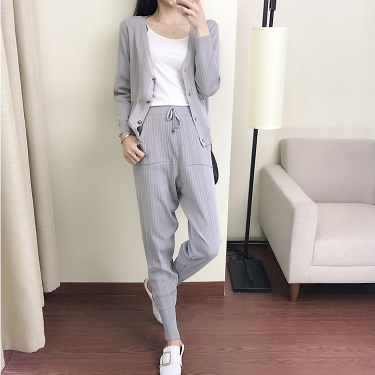 A large number of stock two colors 2021 autumn Korean knitted lactation clothes two-piece leisure sports suit