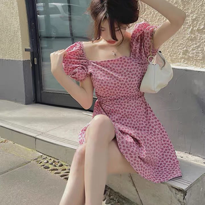 French temperament, age reduction design, bubble sleeve dress, net red chic, salt and sweetness, a small floral dress.