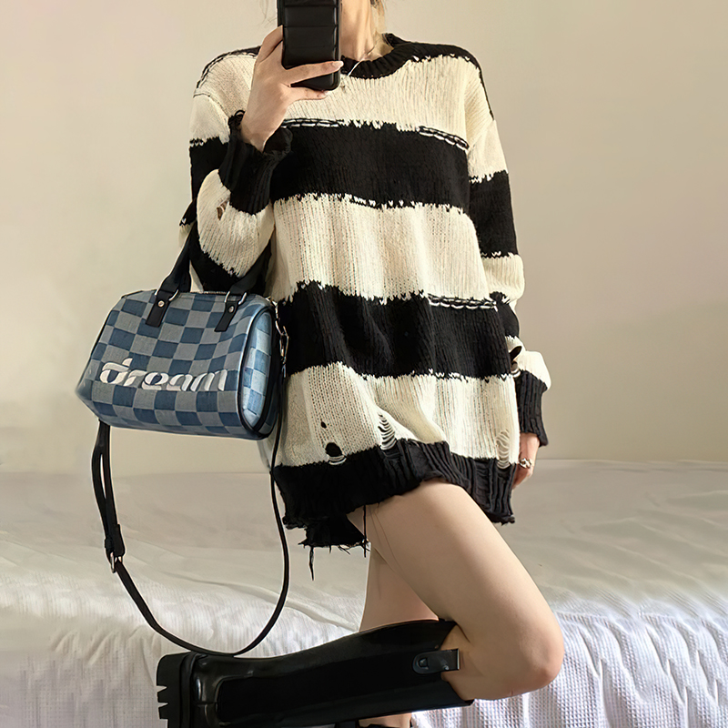 Striped sweater women's design feels Hong Kong Style early spring and autumn 2021 new long sleeve hole lazy style hollow out Knitted Top