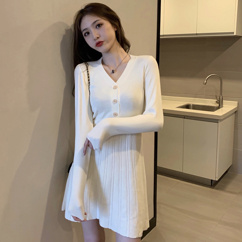 Knitted dress 2021 new autumn and winter women's dress with thin waist and short skirt temperament, with French bottomed skirt fashion inside