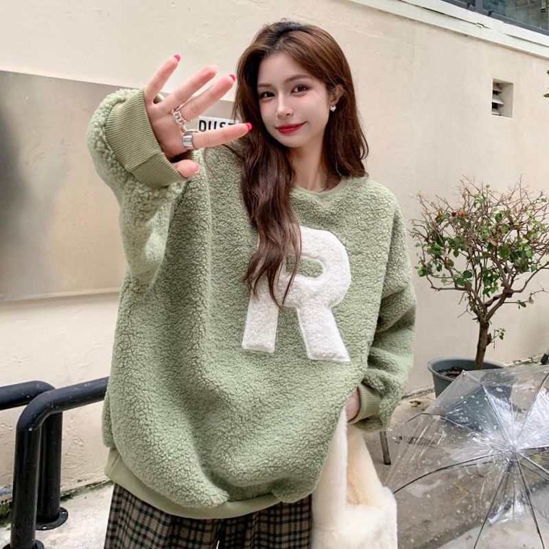 Imitation lamb wool letter thickened round neck sweater women's autumn and winter 2021 new lazy style versatile loose warm top