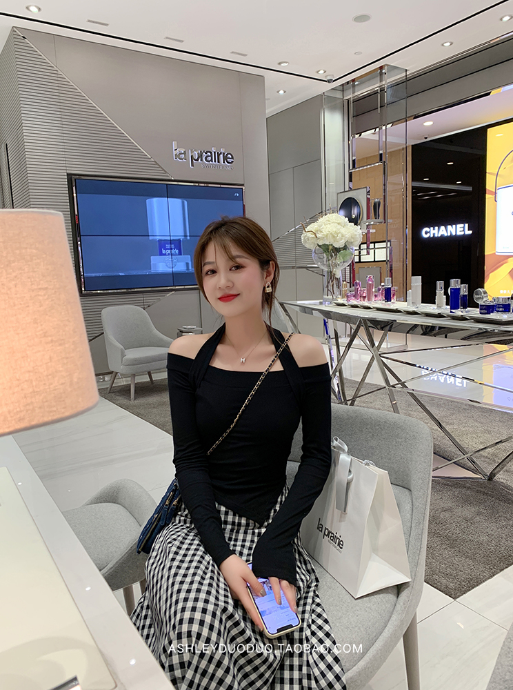 One shoulder hanging neck T-shirt women's autumn new fashion Korean version versatile thin hot girl long sleeve real shot