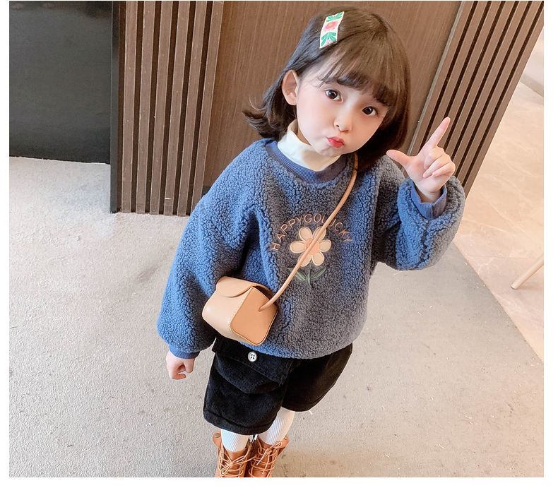 Girls' sweater autumn and winter children's Plush thickened loose winter cashmere top female baby fashionable foreign style winter clothes