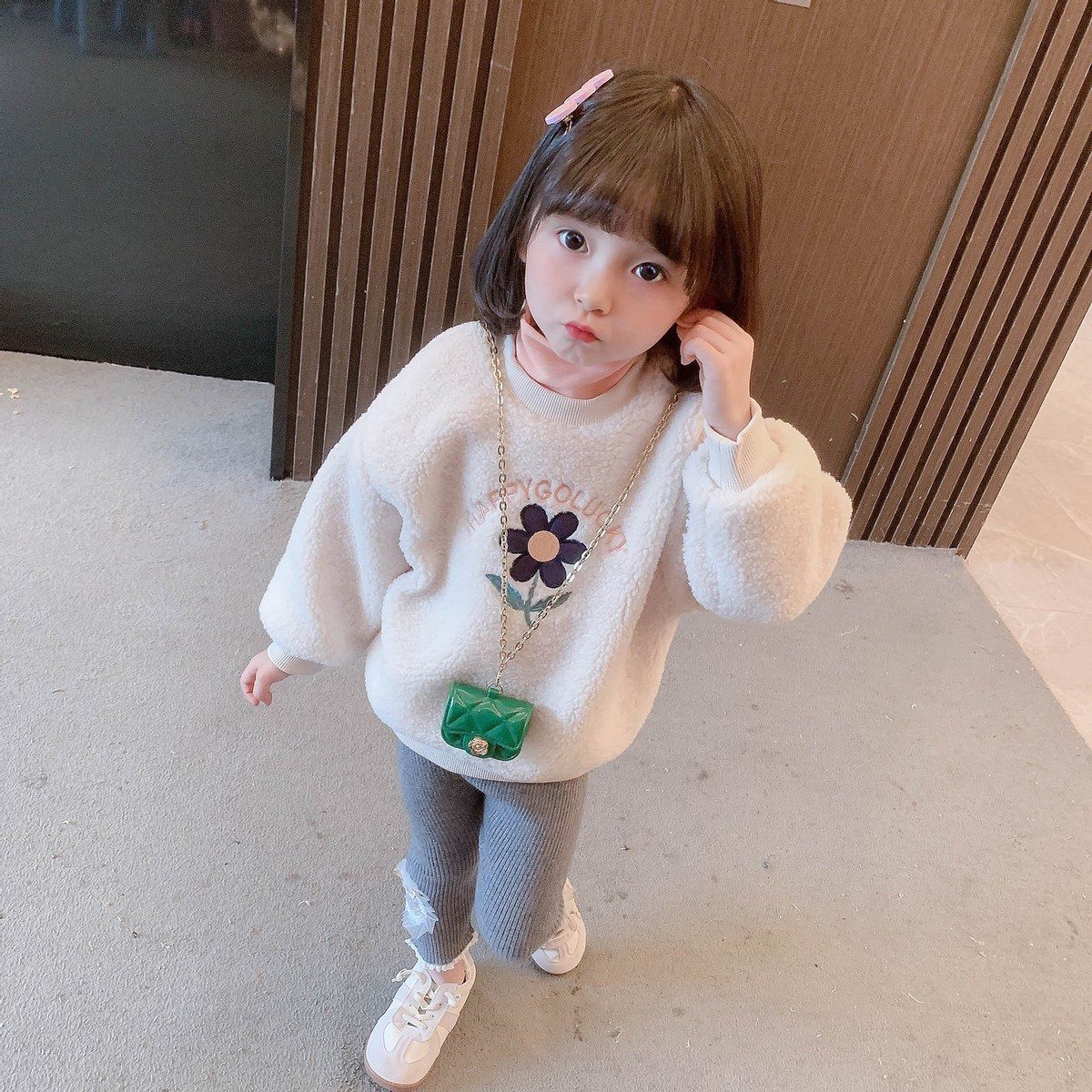 Girls' sweater autumn and winter children's Plush thickened loose winter cashmere top female baby fashionable foreign style winter clothes