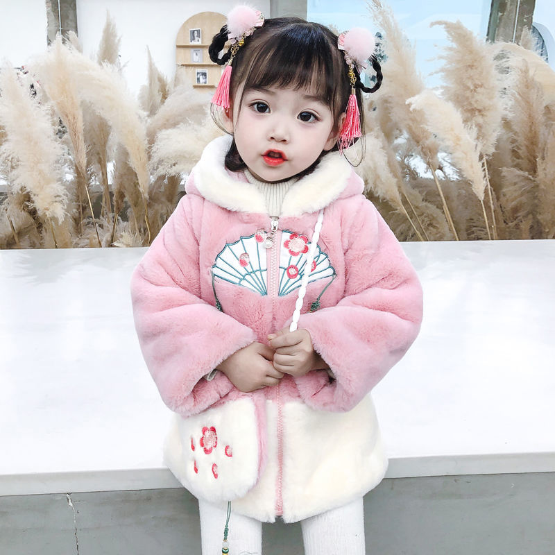 Girls' winter coat 2021 new thickened little girls' wool sweater children's winter foreign style hooded top