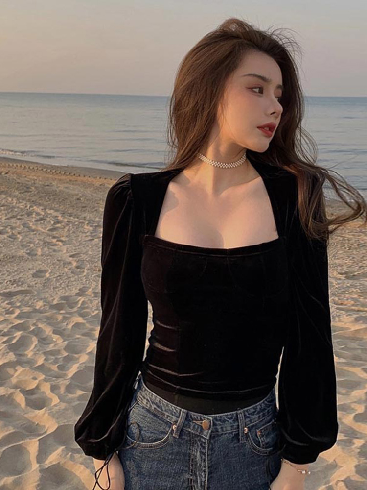 Good quality 2021 French retro temperament court style square neck bubble long sleeve versatile golden velvet blouse women