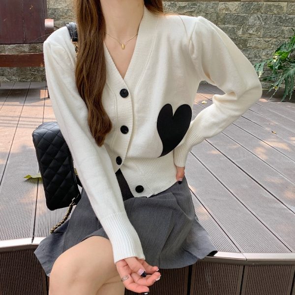 2021 love sweater coat cardigan women's spring and autumn lazy style design sense of minority V-Neck Sweater Top early autumn
