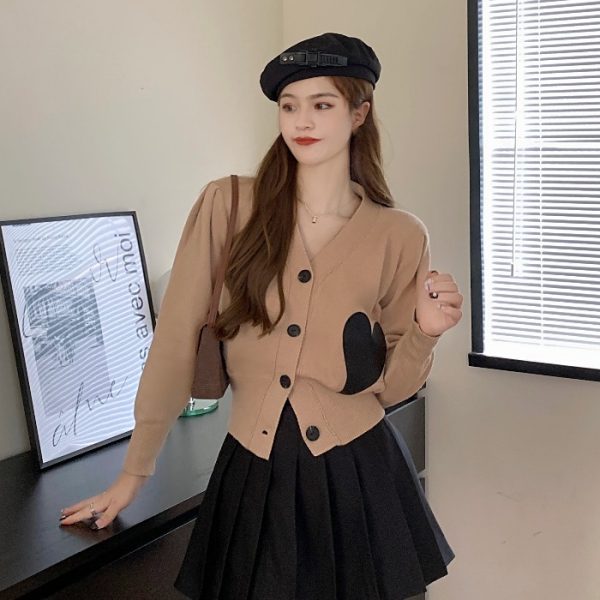 2021 love sweater coat cardigan women's spring and autumn lazy style design sense of minority V-Neck Sweater Top early autumn