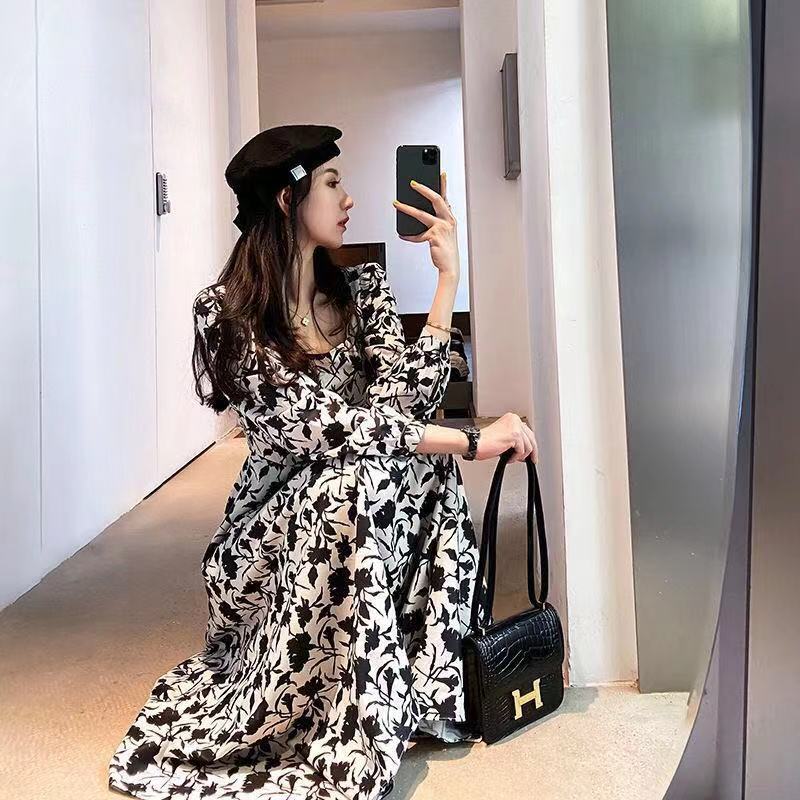 2021 spring and autumn new temperament V-neck lace up Knee Length Long Sleeve Dress slim waist square neck irregular skirt