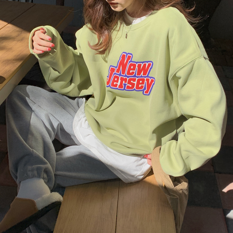 Plush thickened autumn winter round neck lazy wind sweater letter fashion fried Street Korean version ins mustard green top long sleeve