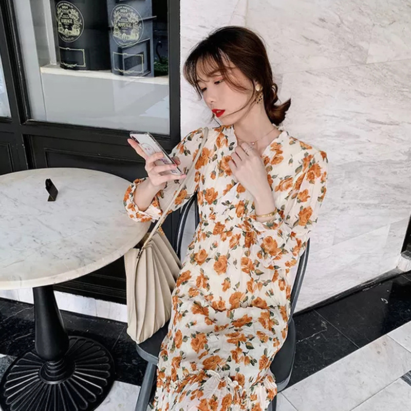 2021 autumn and winter new floral dress long sleeve high V-neck thin skirt yellow thin chiffon long skirt