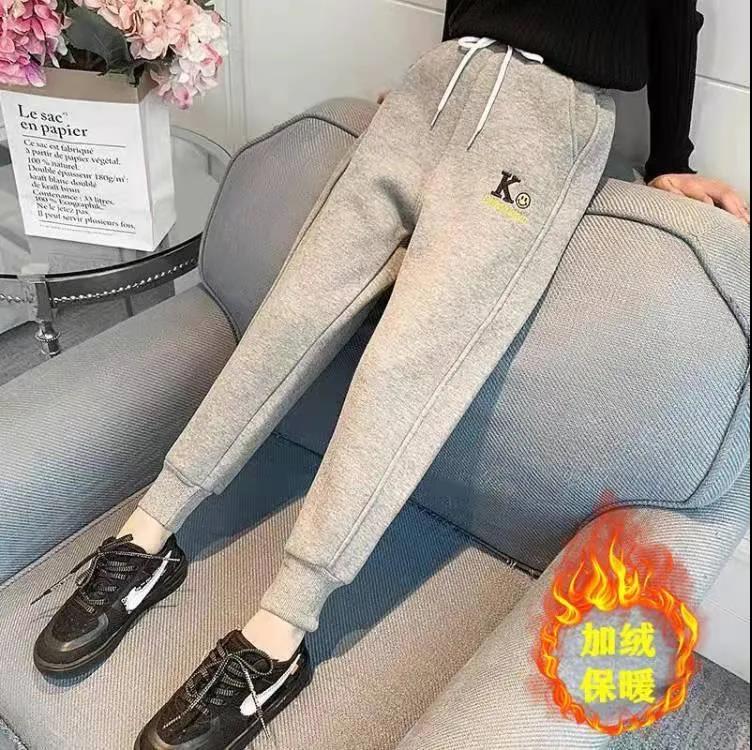 Girls' pants spring and autumn 2021 new foreign style middle school children's black leisure sports guard pants autumn pants