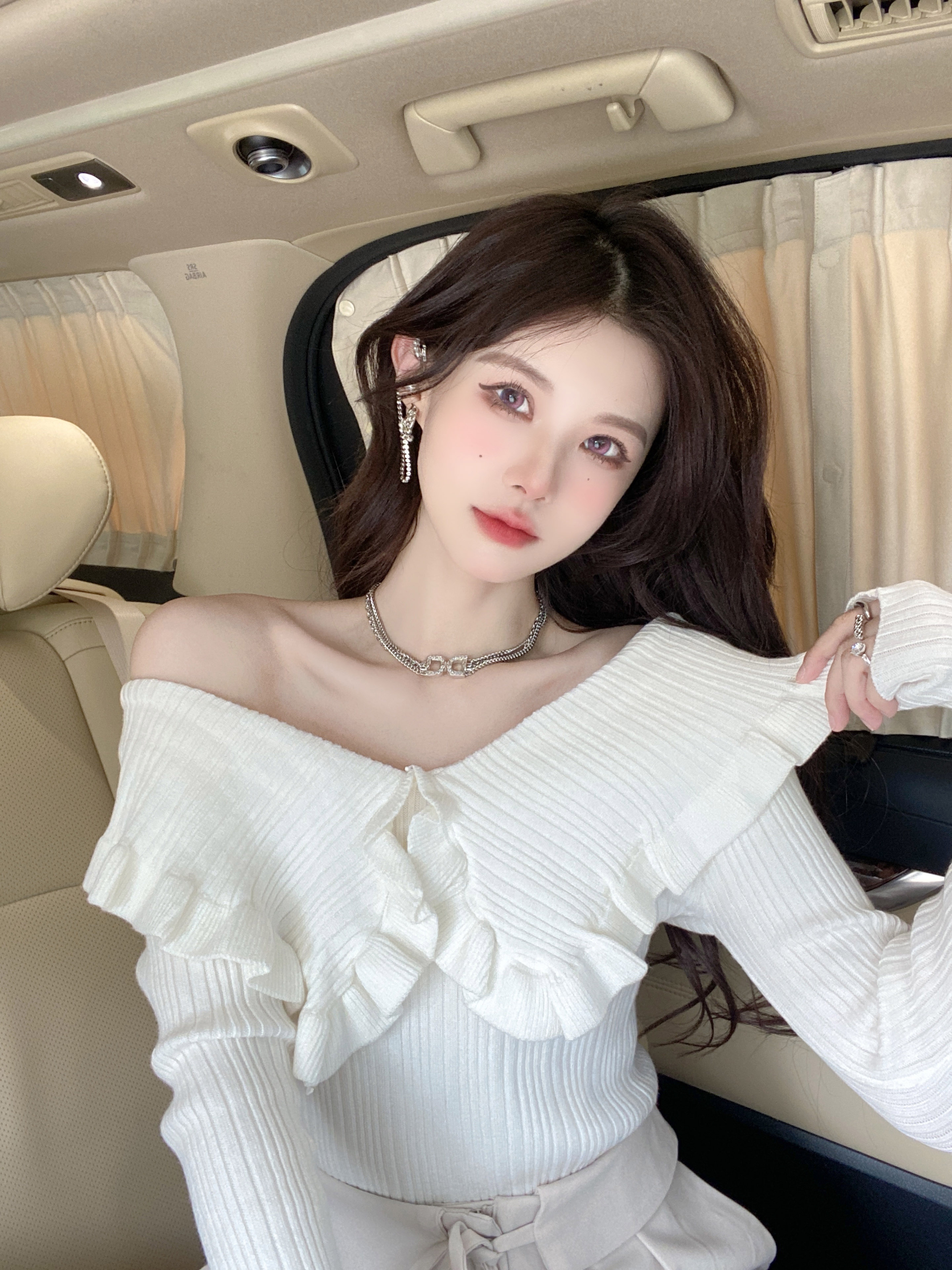 Sweet girl sweater age reducing fungus edge baby collar sweater autumn and winter slim fitting long sleeve Pullover bottoming shirt