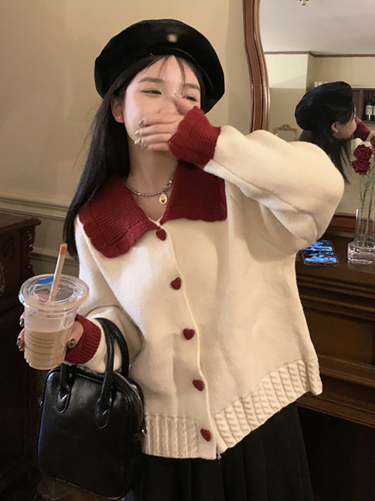 Baby collar red sweater autumn winter 2021 new color contrast niche design sense short knitted cardigan top women's wear