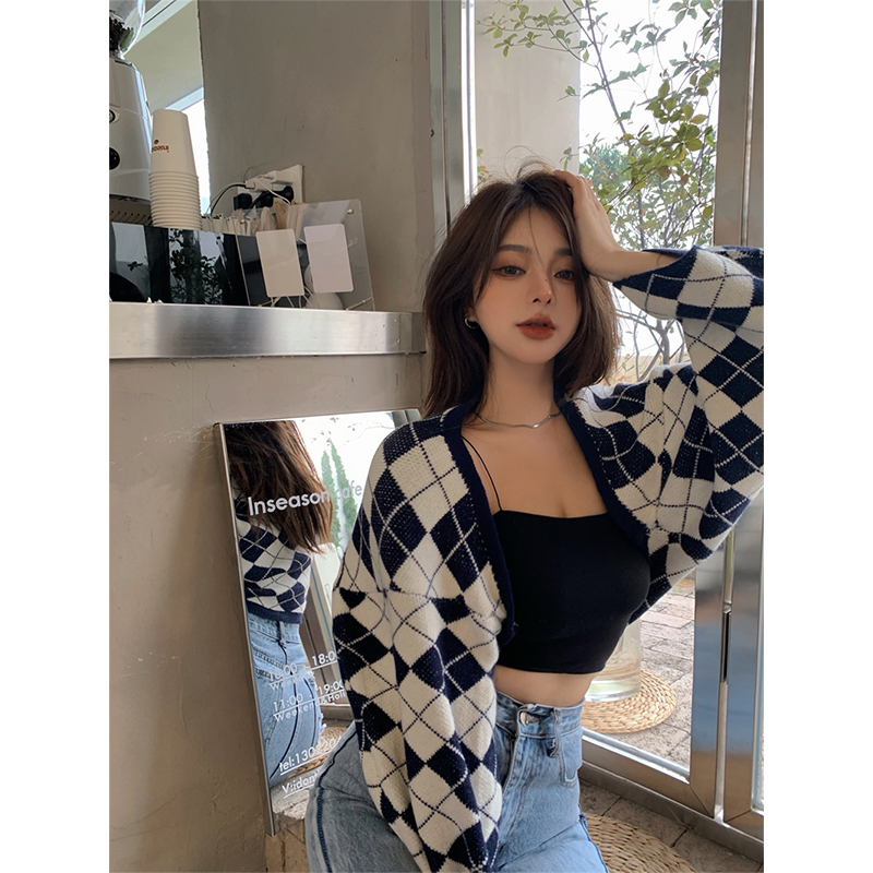 Shawl minority short knitted sweater women's dress Korean loose autumn new casual Plaid long sleeved cardigan coat