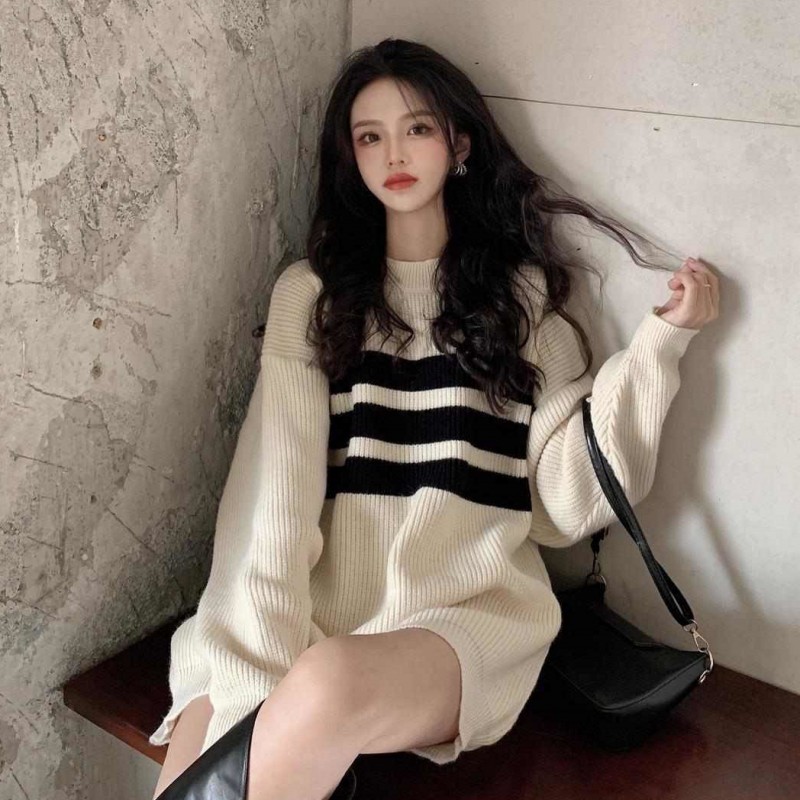 Sweater female design sense niche 2021 autumn winter lazy style new thickened stripe medium length loose sweater Pullover