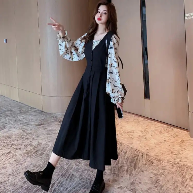 200kg can wear large women's autumn and winter skirt dress 2021 new black suspender skirt waist V-neck skirt