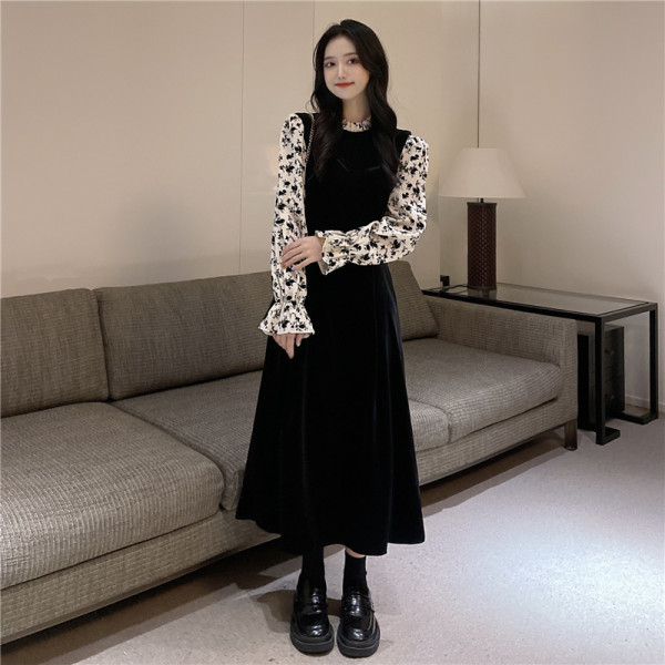 200 kg can wear large dress, golden velvet small black dress, two pieces of splicing flower dress for women's spring and autumn vacation