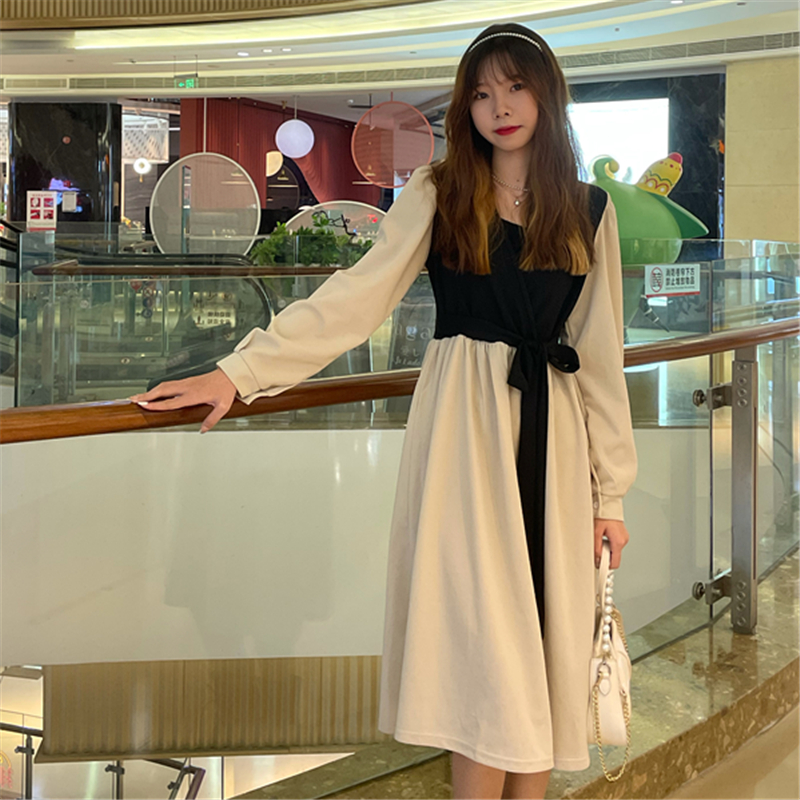 200 kg can wear large women's clothes. 2021 autumn new splicing fake two piece bubble sleeve dress for women