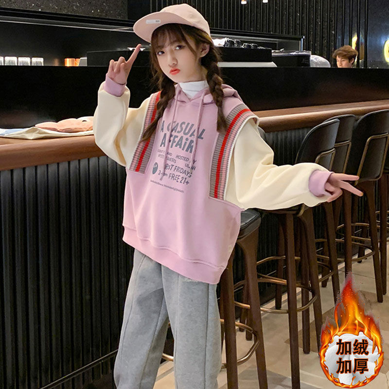 Girls' Plush sweater 2021 new children's autumn clothes long sleeved middle and big children's foreign style autumn and winter hooded top thickened