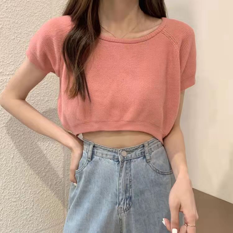 Short open navel top, bottomed shirt, wearing the new thin knitted short sleeved sweater in summer , female