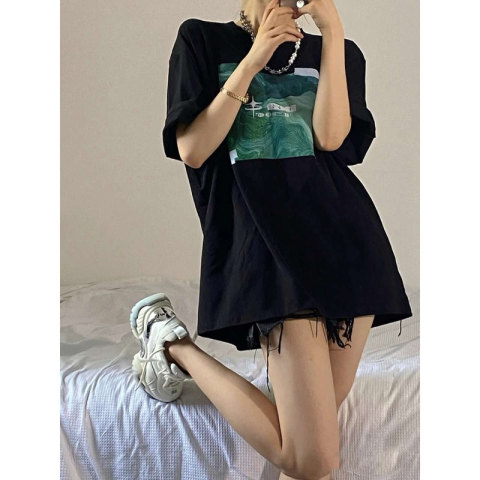 European and American retro T-shirt women's short sleeve summer sweet cool loose half sleeve design sense of minority black top women's fashion