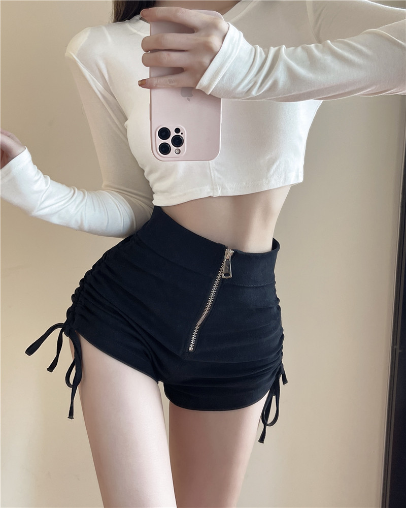 Hot selling 777# non real shooting of shrimp skin in summer 2022 new elastic slim fit and thin drawstring pleated A-shaped hot pants wearing shorts outside