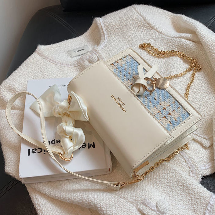 This year's popular small bag female Xia Xiaozhong 2022 new fashion versatile ins chain bag popular Single Shoulder Messenger Bag