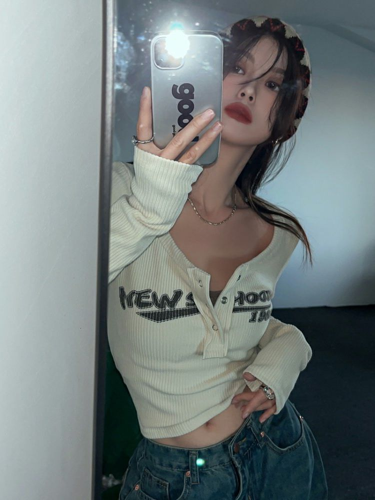 Hot girl sexy ins tide bottoming shirt women's autumn 2022 new tight short section with long-sleeved top