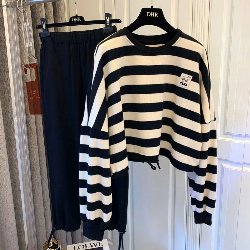 (Official image/65 Minnie original quality/net price) Striped knitted short pullover sweater top women