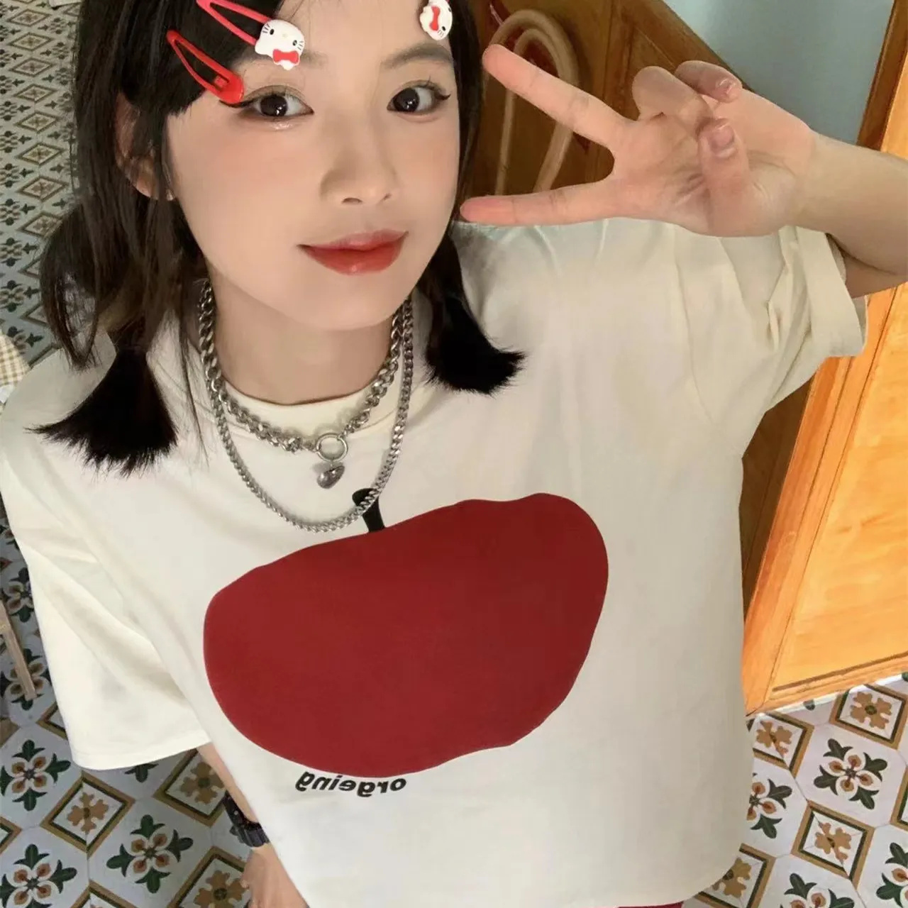 Vintage red apple printed short-sleeved T-shirt female 2023 summer new loose student tide all-match