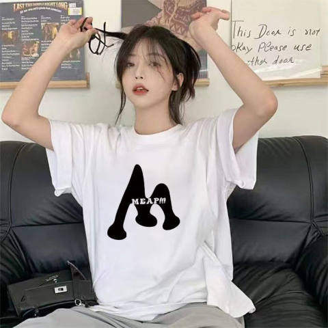The new net red ins is super hot and thin, and the shoulders are sweet and cool. Short-sleeved t-shirt, short loose women's summer top