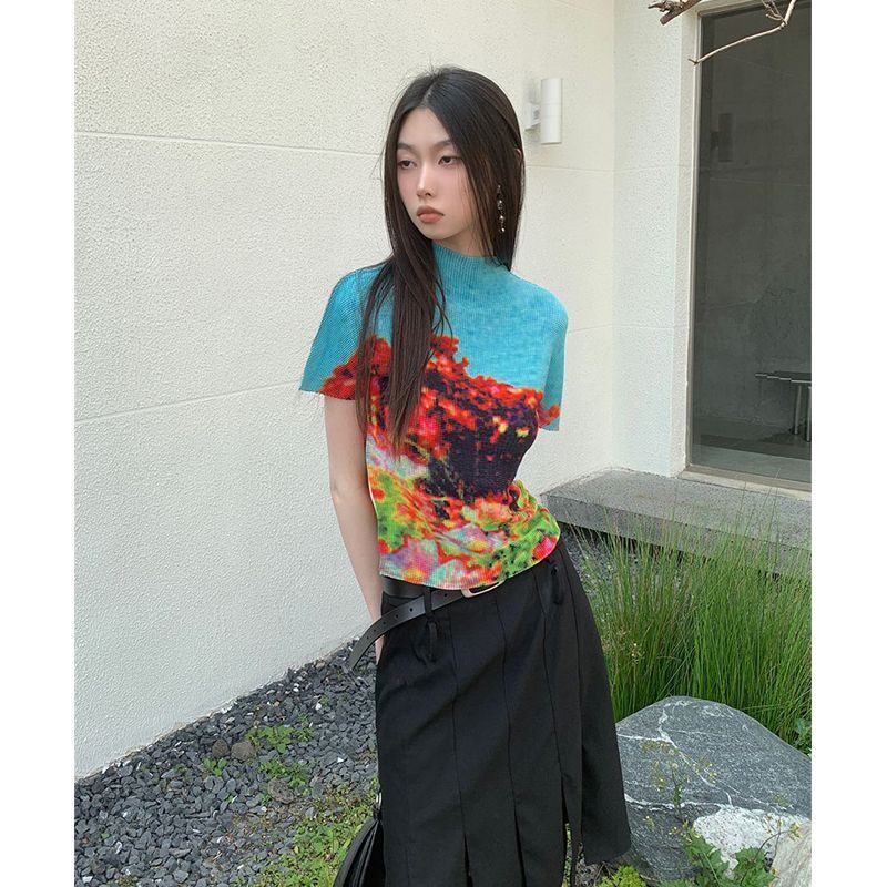 Atmosphere fashionable short graffiti cartoon printing short-sleeved T-shirt women's summer new white and age-reducing round neck top