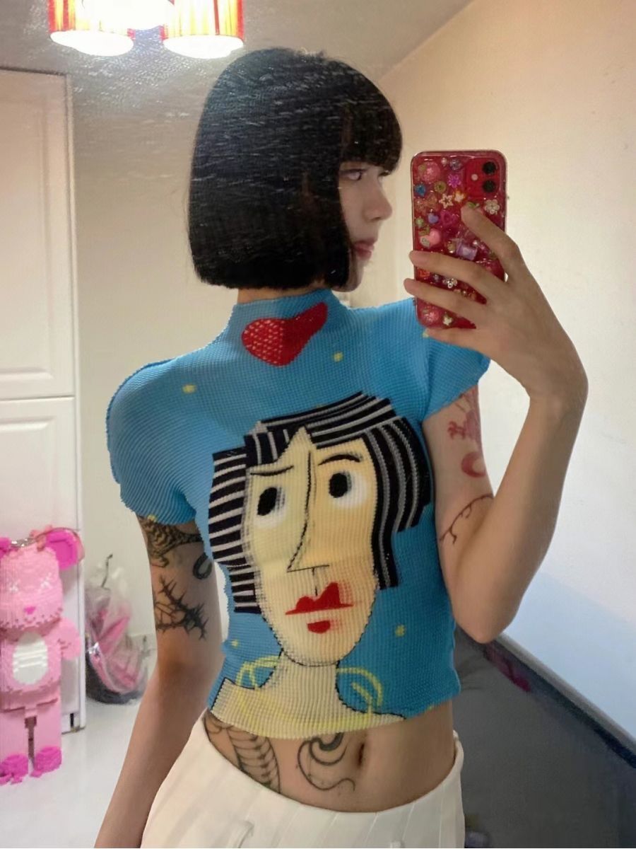 Sexy tight-fitting design retro pleated top women's autumn cartoon print bottoming half-high collar short short-sleeved trendy