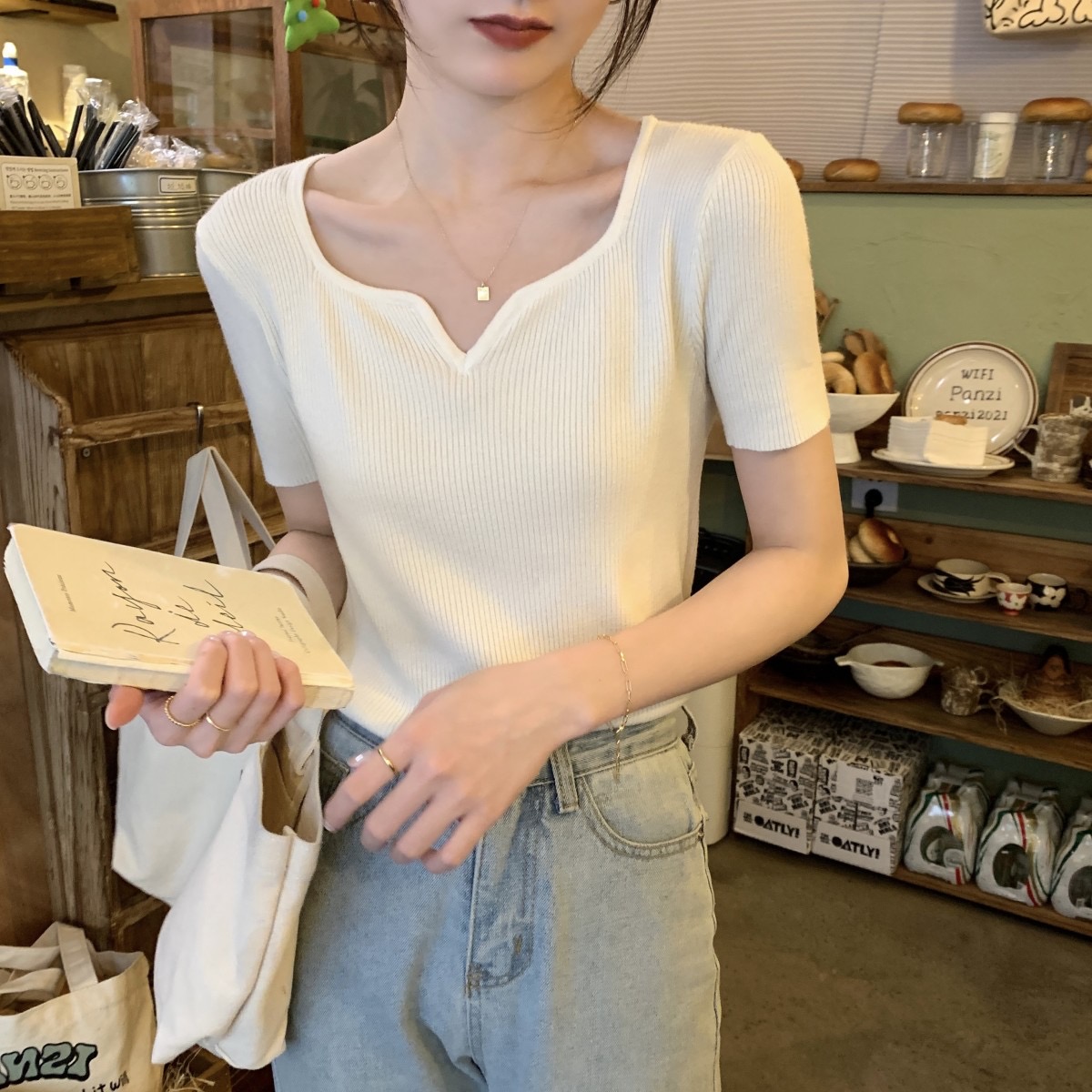 Basic knitted short-sleeved t-shirt women's summer new v-neck foreign style short high waist thin section bottoming shirt top