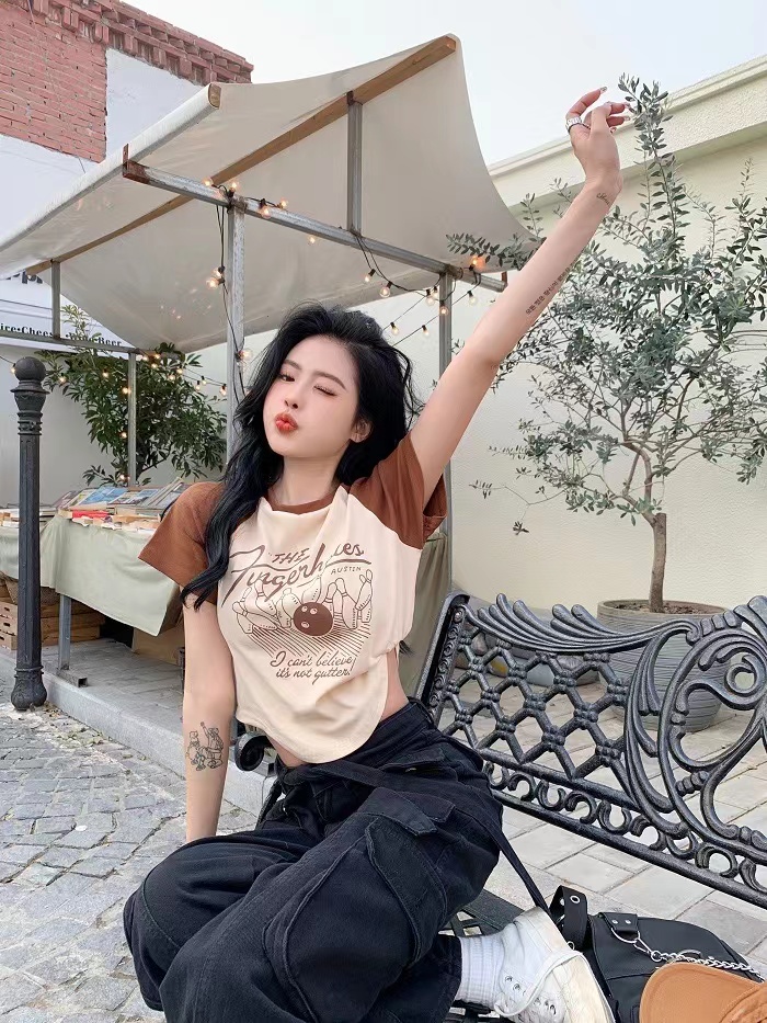 Thread Contrasting Color Stitching Slim Curved Short-sleeved T-Shirt Women's Top