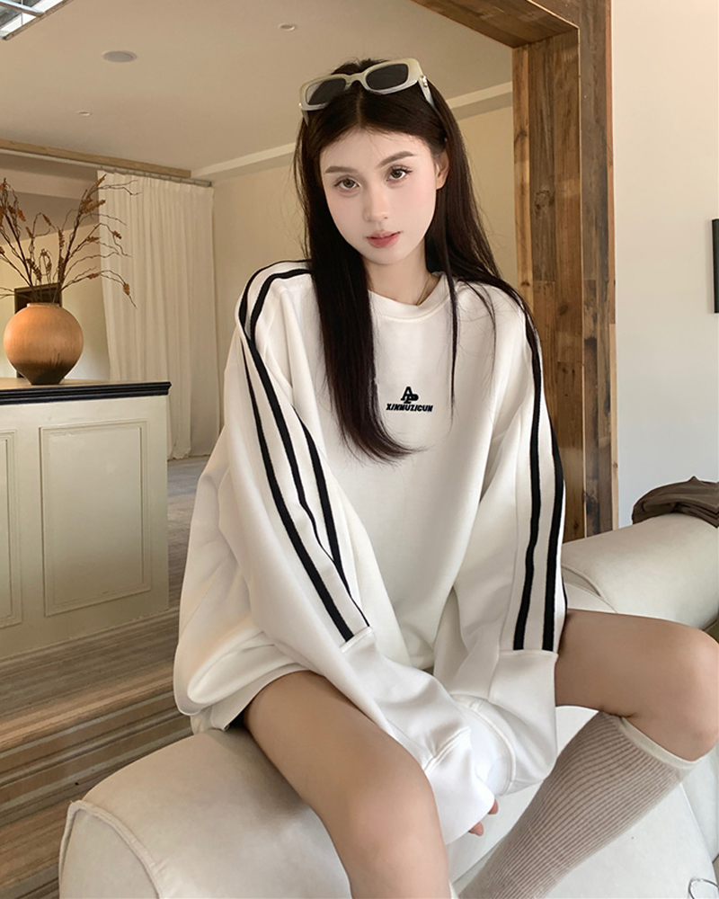 The back collar can't be pilled, imitation cotton Huamian composite milk silk 310g thin section sweater women's round neck letter embroidery