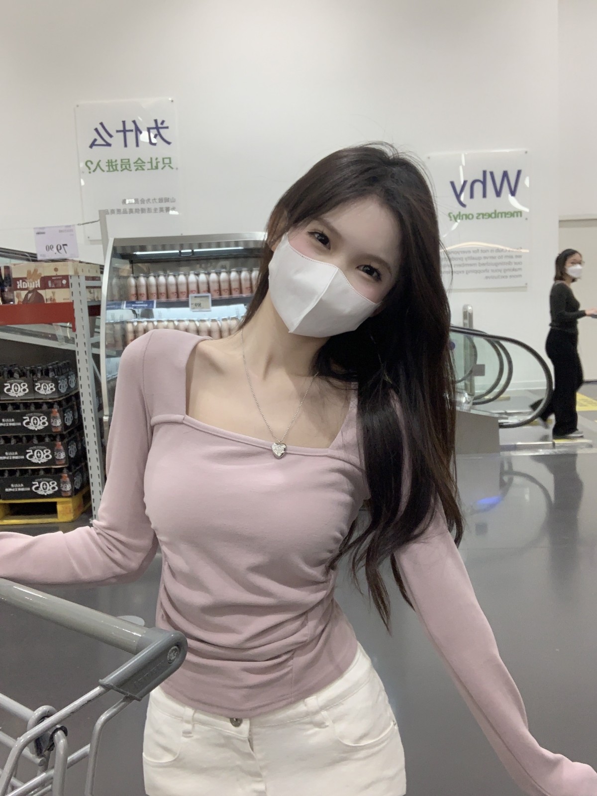 Square collar, right shoulder, long sleeve, 2023 new spring bottoming shirt, short hot girl top, niche design