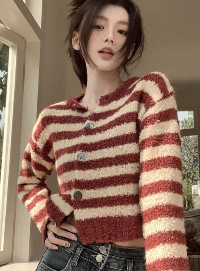 Striped sweater women's autumn and winter 2023 new soft waxy circle yarn niche design short cardigan top