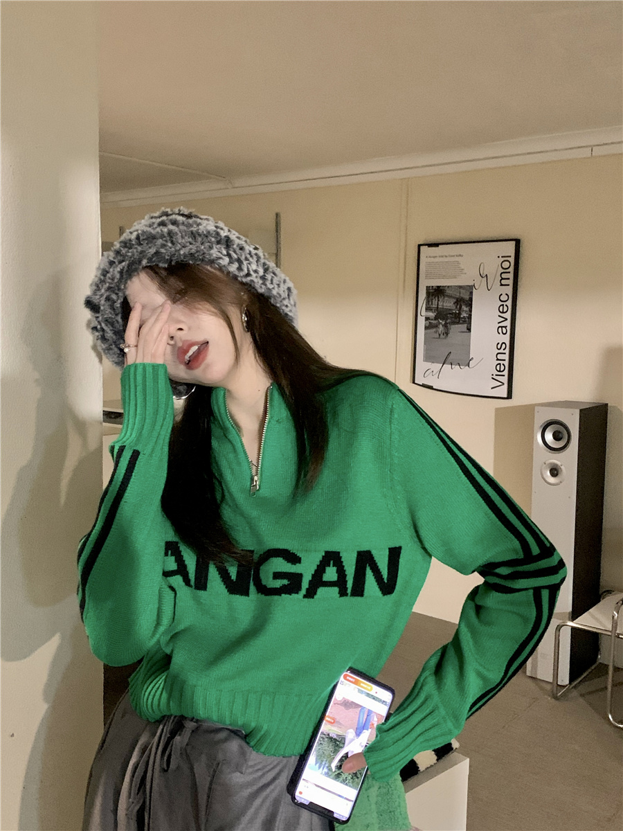 Green short high-waisted top for autumn and winter contrasting stripes knitted bottoming shirt zipper stand-up collar sweater for women loose outer wear