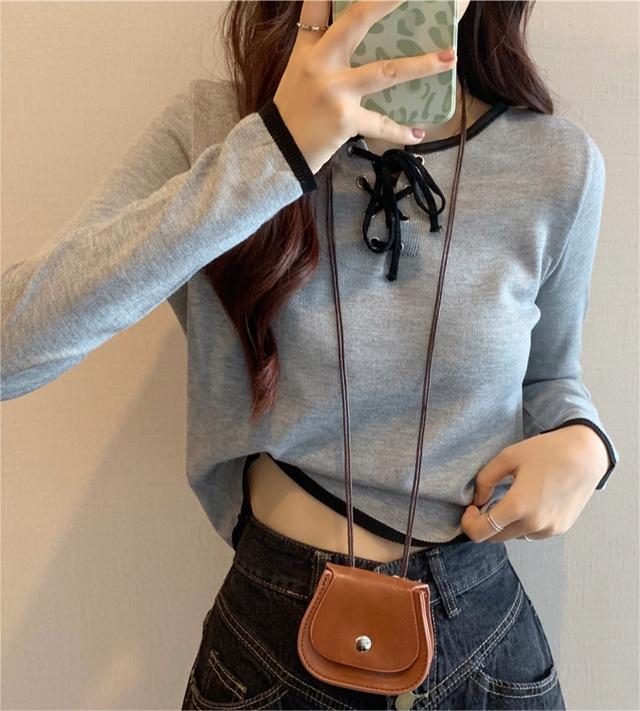Gray bottoming shirt for women in spring and autumn, short sweater, fashionable slim fit, versatile long-sleeved sweater for little people