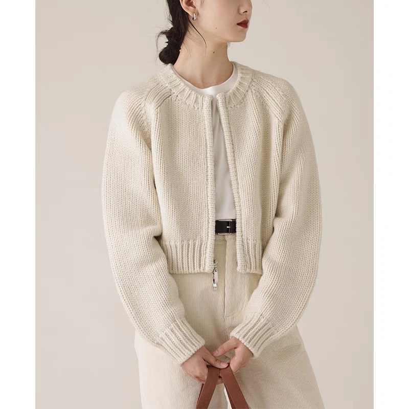 Zippered knitted sweater cardigan for women to wear early autumn short French retro high-end temperament loose jacket top