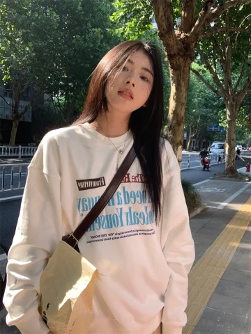 Women's autumn and winter round neck sweatshirt long sleeve top