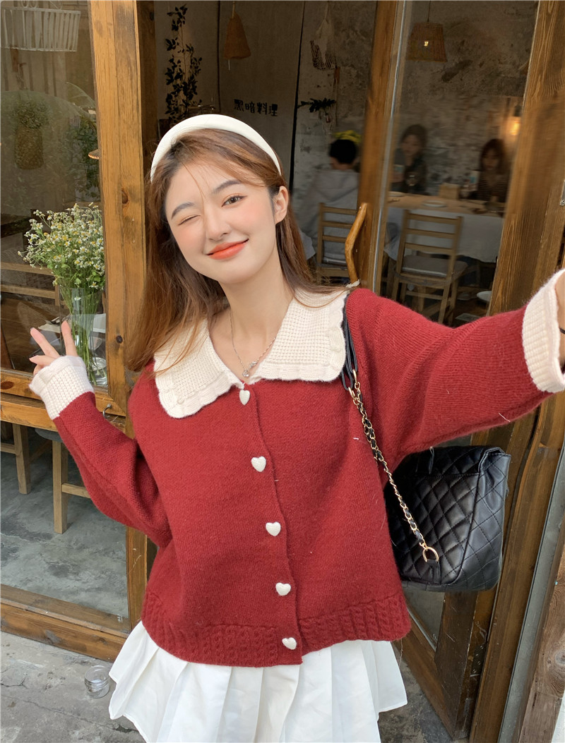 Thickened doll collar Christmas sweater coat for women new style red knitted cardigan short top autumn and winter